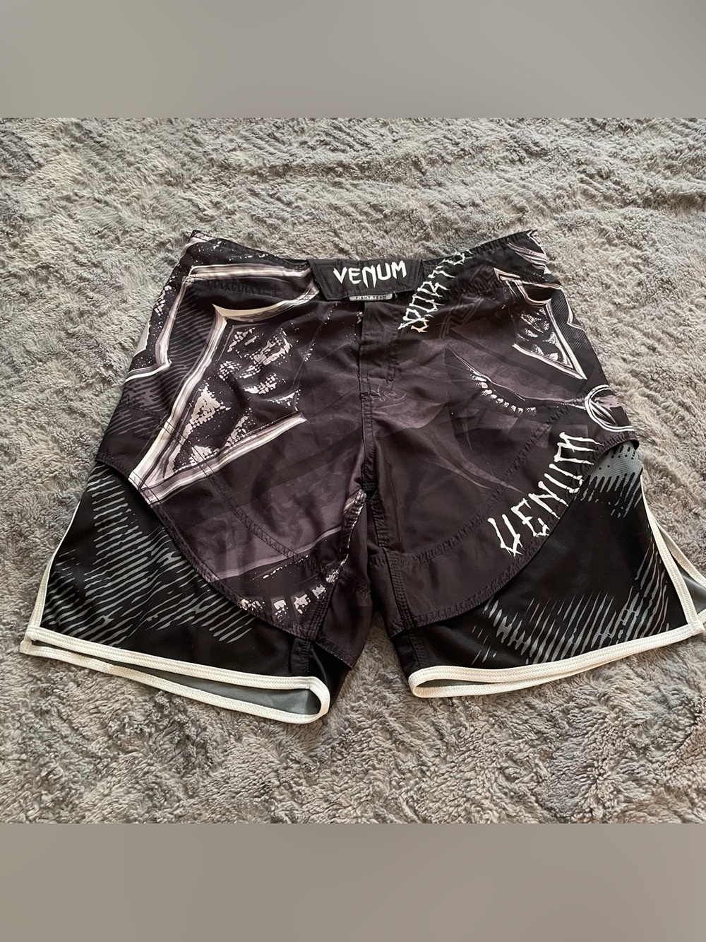 Venum Gladiator 3.0 Fight Shorts Black White MMA Muay Thai Grappling Small S